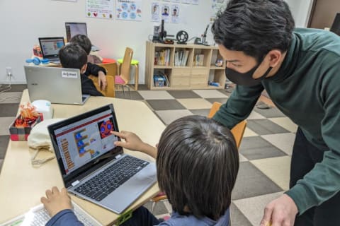 全部教えるのではなく共に考えます