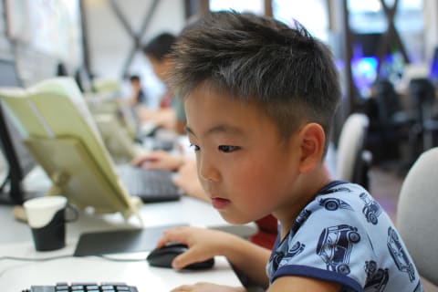 年中です。1時間集中してがんばってます。