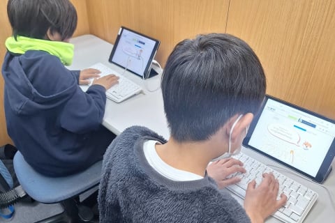 プログラミングのほかタイピング練習も実施します！