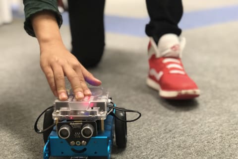 ロボットプログラミングのワークショップも行っています