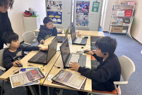 1クラスは最大4名です