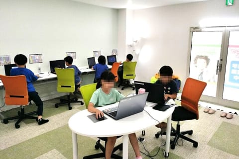 学習仲間と切磋琢磨しながら伸び行く子どもたち