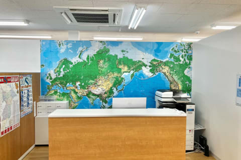 教室受付です。元気な挨拶でお迎えいたします！