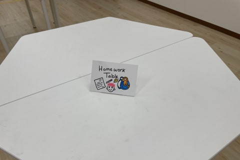 テーブルの上でプログラミングレッスンします