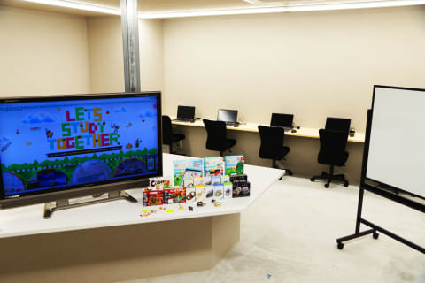 教室には、知育玩具等置いております