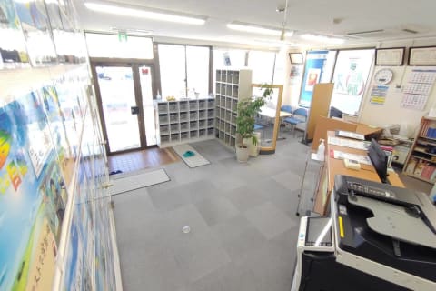 受付スペースです。常に清潔な状態でお待ちしております。