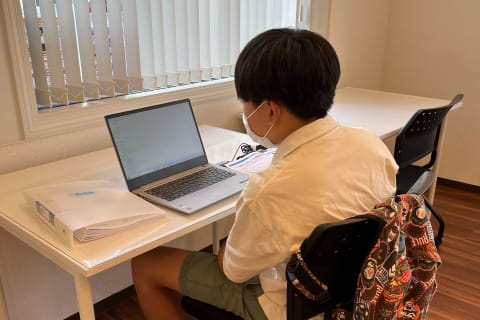 【プレミドルコース】英語で書く本格的なプログラミング言語・Pythonを、小学生から学ぶことができます。当スクールが独自開発したゲーム教材で、知らず知らずのうちに知識が身につきます（成城学園前教室）