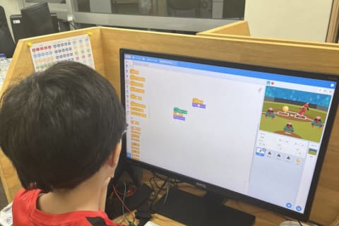 実際の授業風景。個別指導により生徒のレベルにあわせた学習が可能です。