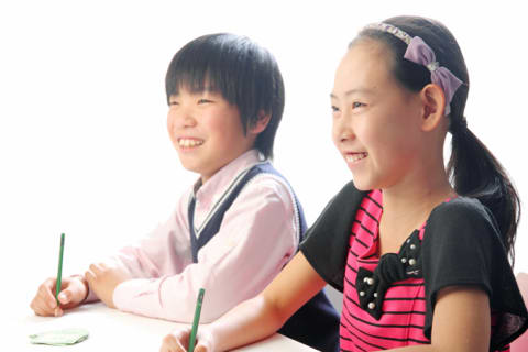 楽しく授業を受ける子ども