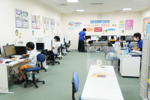 つまづきやすいポイントは講師がサポートします。