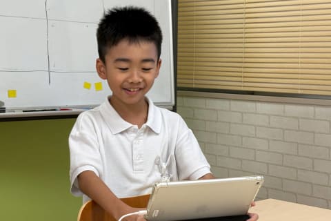 答えは教えず、ヒントを出します。自分の力でクリアできることが大切です。できて褒められるとやる気がさらにUP♪