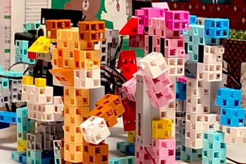 制作ロボットたち