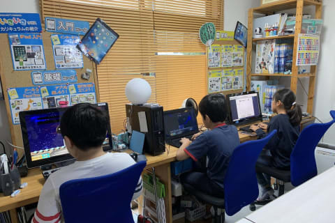 授業の様子（旧教室：タイピング練習中）