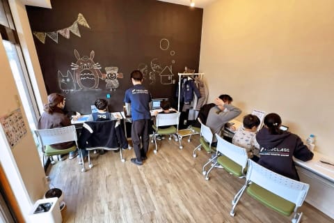 教室は落ち着いた環境で授業しています