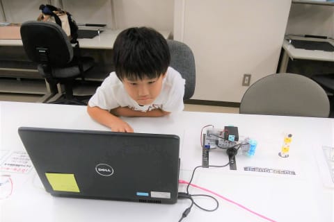 前のめりになってどこを間違えたかを調べる