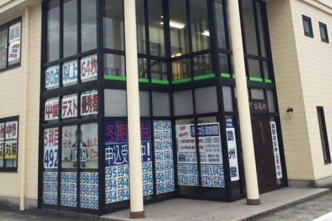 妹尾校の外観です