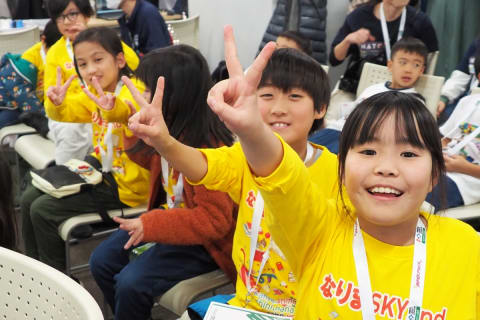 2023年度のFLL Exploreでは見事全国大会に出場し、トロフィーを頂きました！