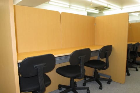 授業用ブースです。人数に応じて拡大する場合もございます。