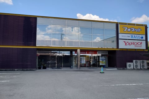 教室の入口はフォネットNEXT甲府昭和店と共通となっております