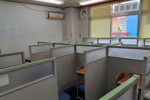 教室は明るく楽しい雰囲気です！