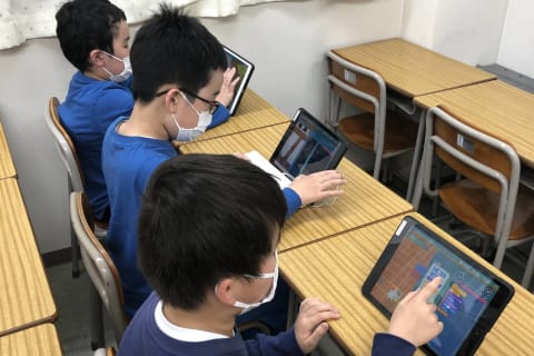 タイピングからプログラミングまで学べる本格的なレッスンです！