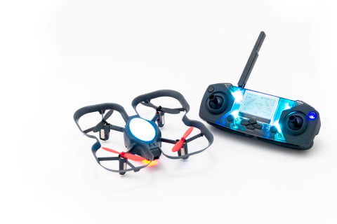 ドローンとコントローラー