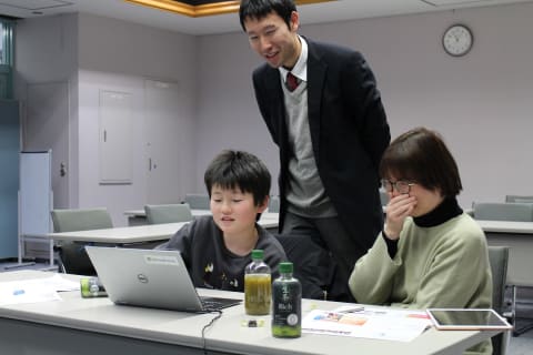 楽しそうな表情が印象的です。