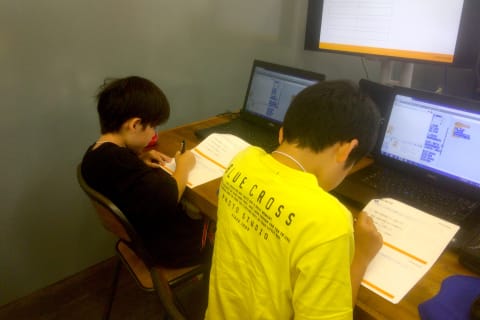 PCでの作業のみならず、設計など、手書きで行う場面もあります