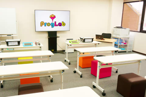 【プログラボ大橋】西鉄天神大牟田線 大橋駅 西口から徒歩１分ですので、便利に、安全に通っていただけます。