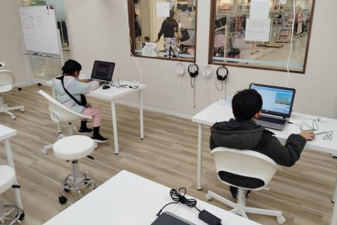 レッスンは1コマ最大2名までです