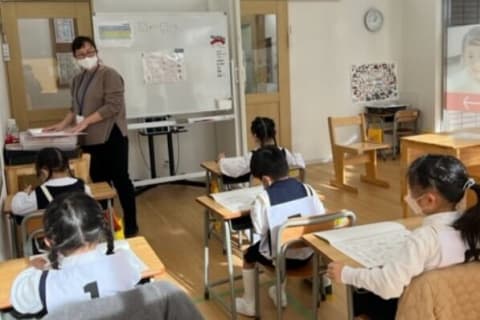 室内はとても明るく気持ちのよいお教室です。