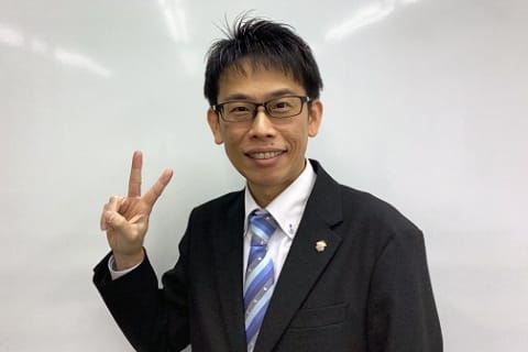 玉島長尾校の講師です
