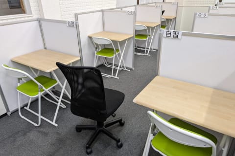 教室は明るく楽しい雰囲気です！