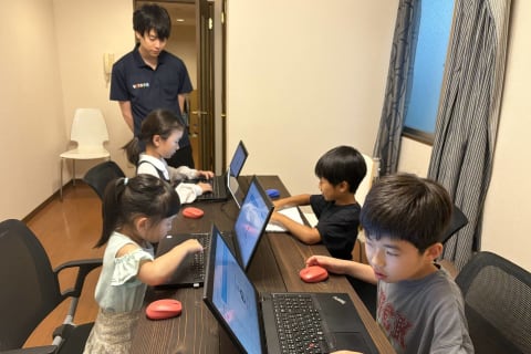 世田谷松陰神社駅前教室クラスのレッスンの様子