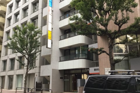 Crefusお茶の水校。JR中央本線 御茶ノ水駅御茶ノ水橋口から徒歩5分。