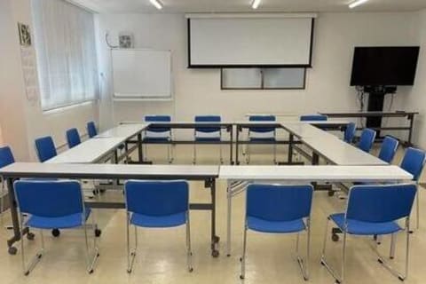 会場