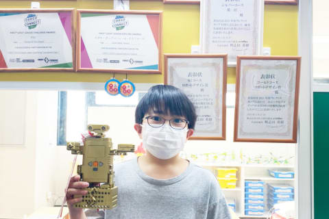 生徒は皆熱心に教室内での授業内の課題や、発表会・競技会に取り組んでいます。2021年度はCrefusCup全国大会シルバーコース1位をはじめとした5つの賞を獲得しました。