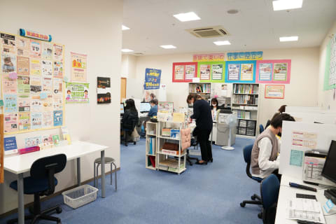 姉妹教室「パソコン市民講座」ではパソコンスキルも習得できます。