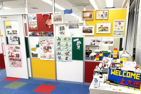 Crefus上大岡校のエントランススペースです。