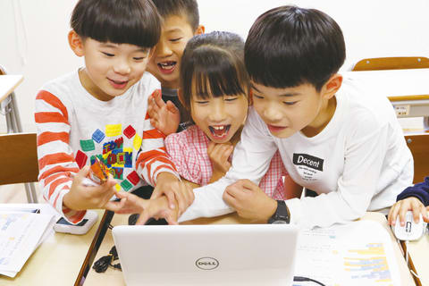 好き！が学びに。プログラミングを通じて、子どもたちの「将来の選択肢」を広げます。