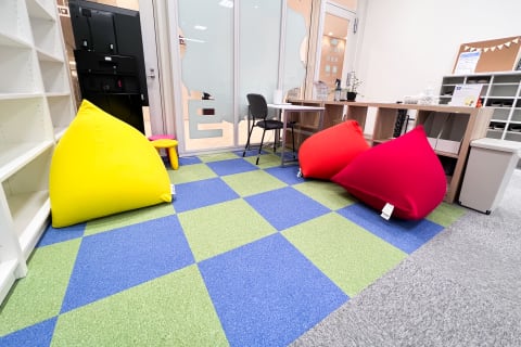 キッズプログラミングスクール8x9（ハック）ピオレ姫路校　サロンスペース