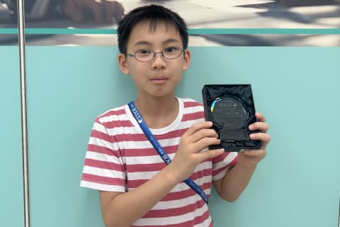 第一回　文教堂HALLOクリエイトコンクール入賞生 学んだプログラミングを元にオリジナルの作品を発表して皆を楽しませてくれました。