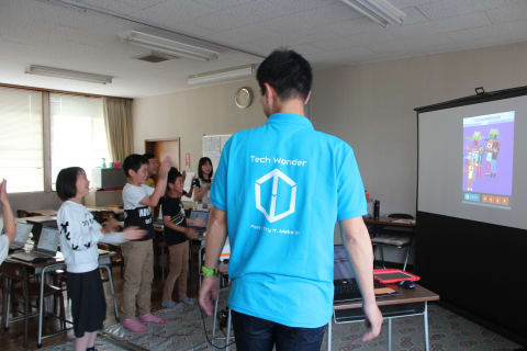 作ったアプリでダンスパーティ