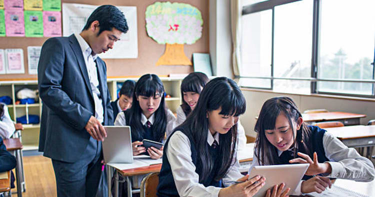 日本人の学力は海外と比較すると高い？世界1位は意外なあの国！ | コエテコ