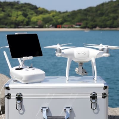 海沿いのドローン