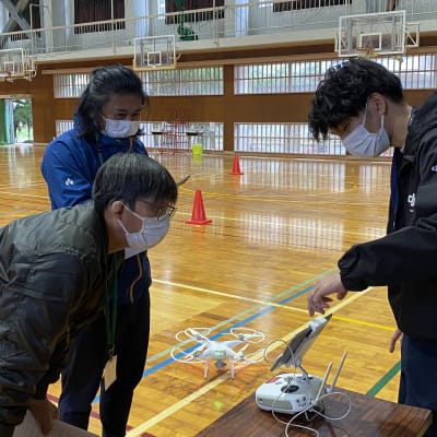 エアリアルドローンスクール 屋内実技