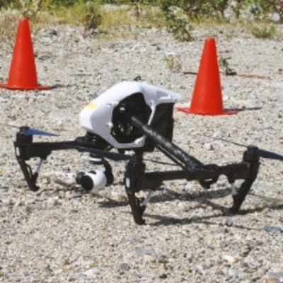 地面で停止するドローン