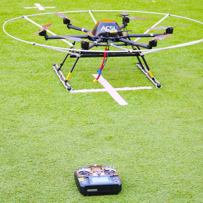 屋外の専用飛行場