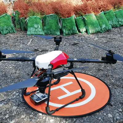 ドローン林業　使用機体