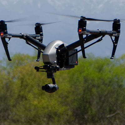 カメラ付きドローン